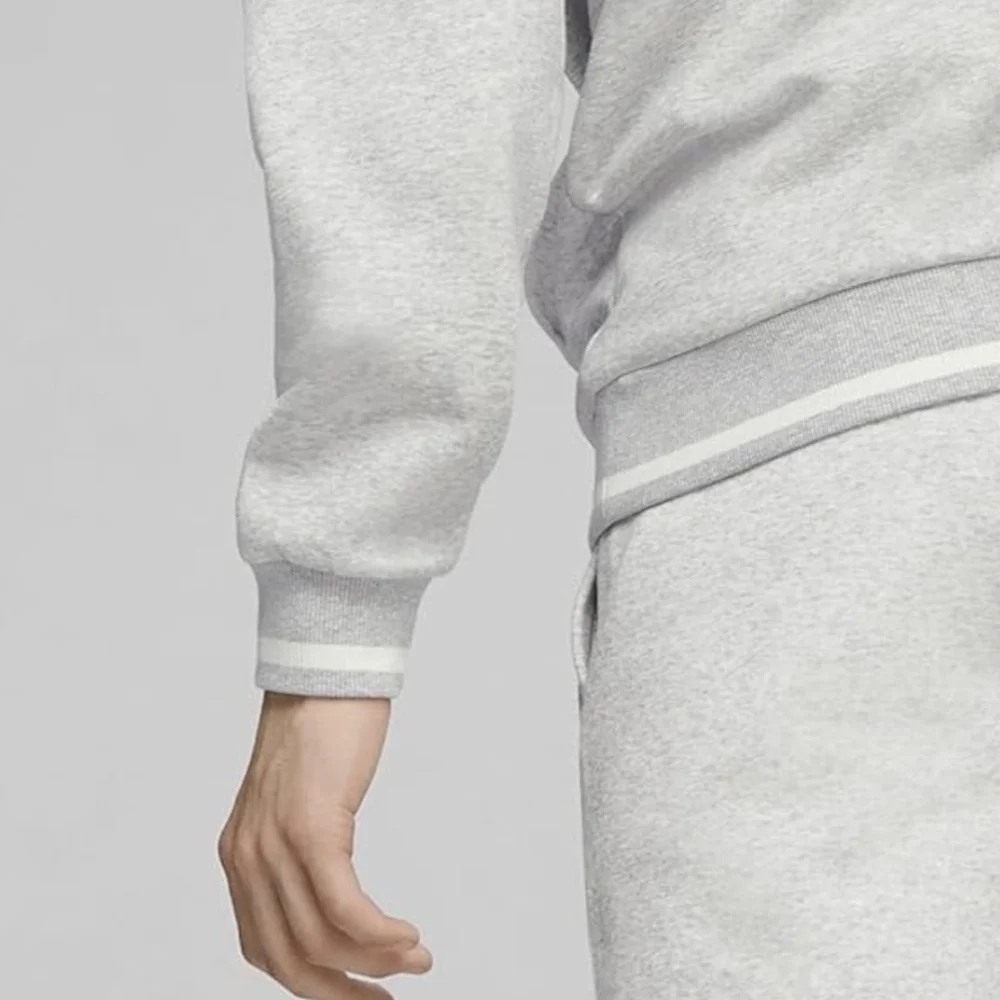 NWOT PUMA Men's Squad Light Grey Heather Hoodie Sweater Size S MSRP $60 - Picture 3 of 4